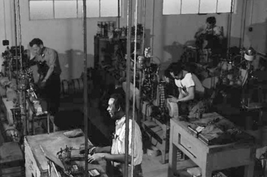 Avery builds its first-owned factory in Monrovia, California.